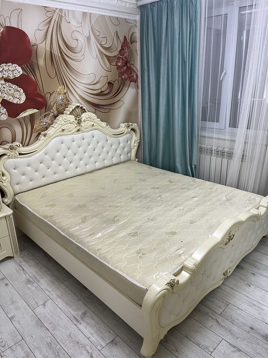 Продается спальный гарнитур