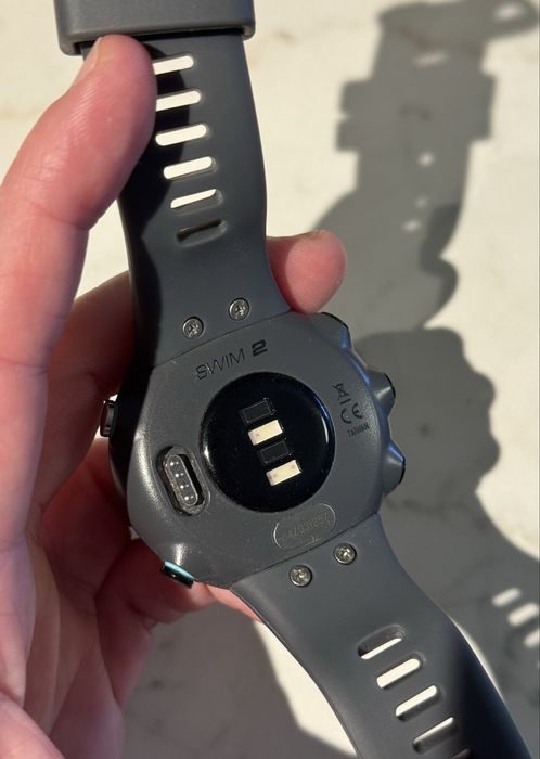Смартчасовник Garmin Swim 2