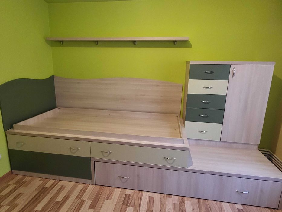 Dormitor complet  copii: pat (uri), dulapuri, birou, scaun