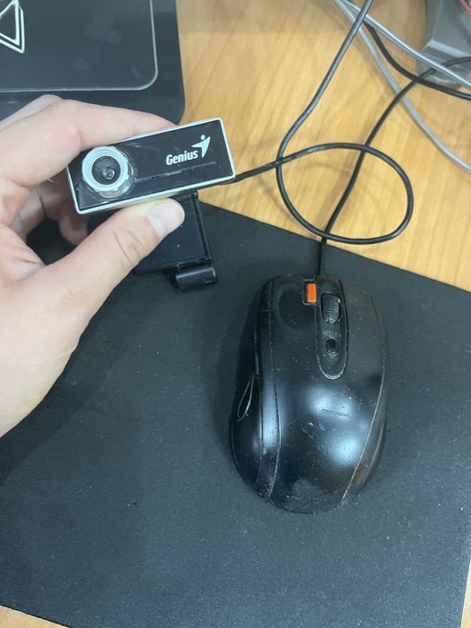 Компьютер с копмьютерным столом