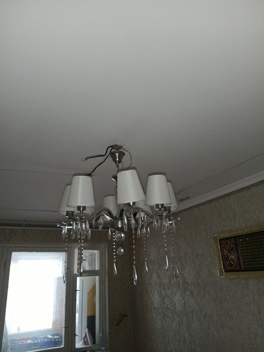 Продаётся люстра