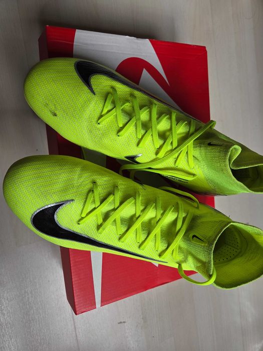 Футболни бутонки Nike Mercurial, EU 44