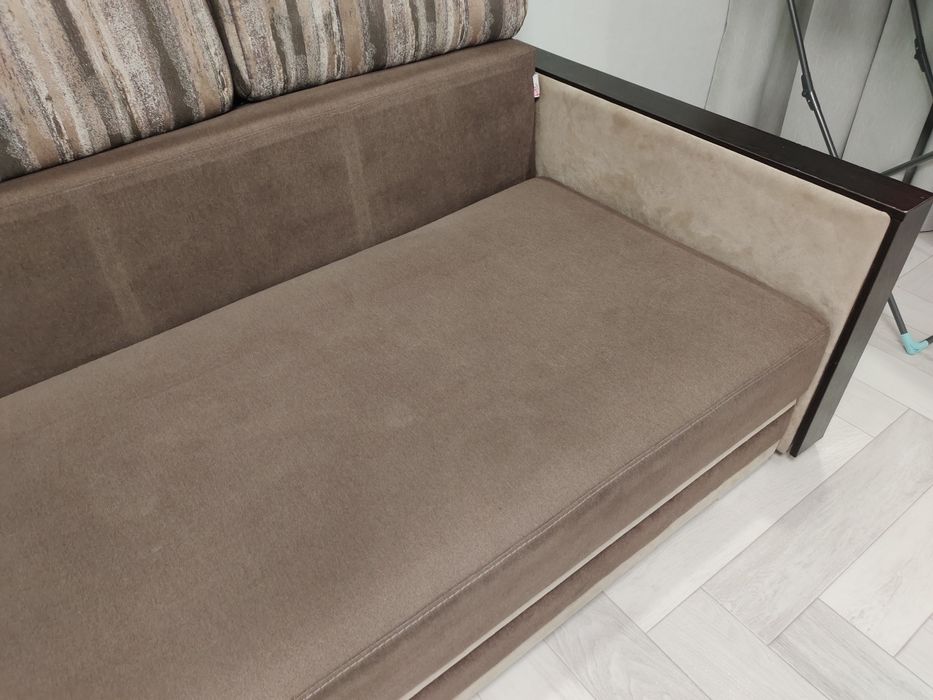 Срочно продам диван б/у