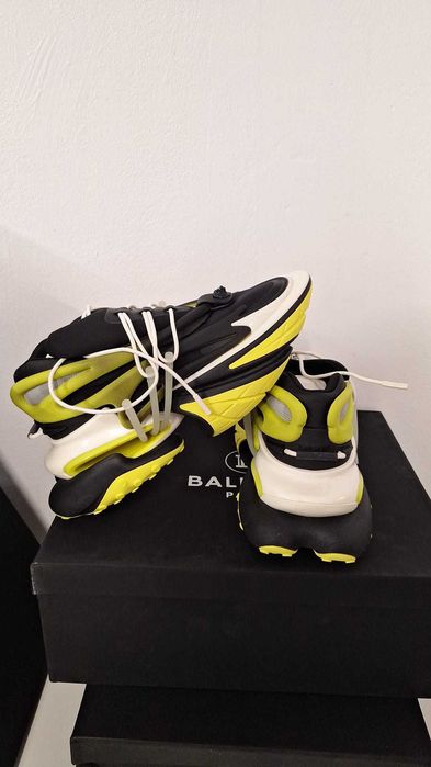 Adidași Balmain galbeni mărimea 42