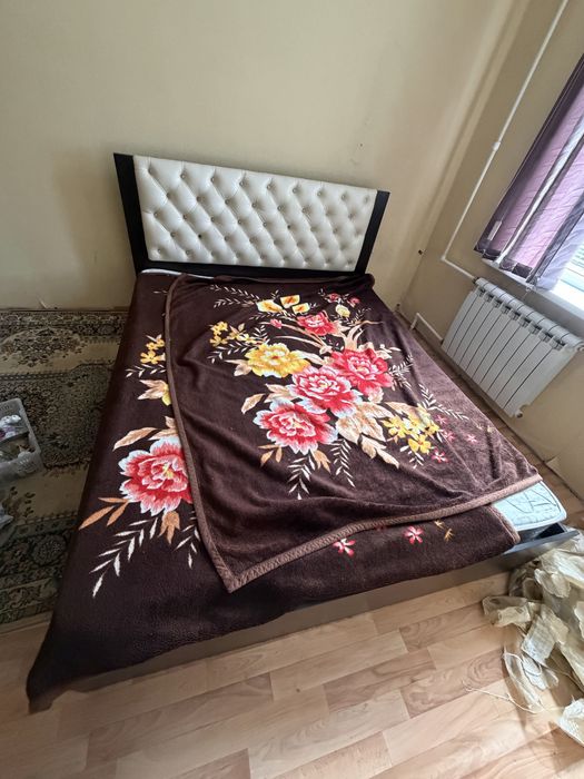 Кровать двух спальная большая