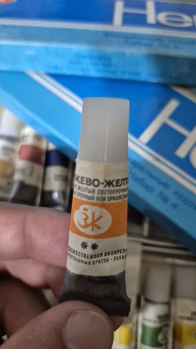 Акварельные художественние краскиНева