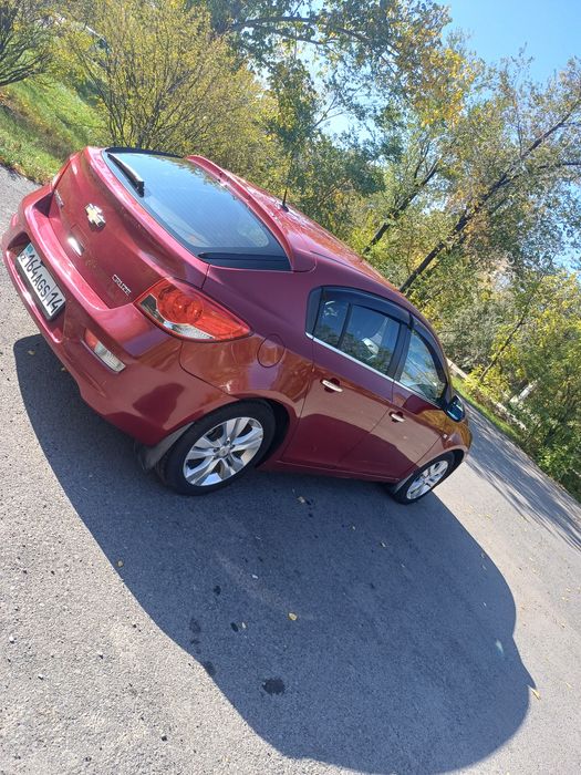 Шевроле круз хэтчбек 1.8