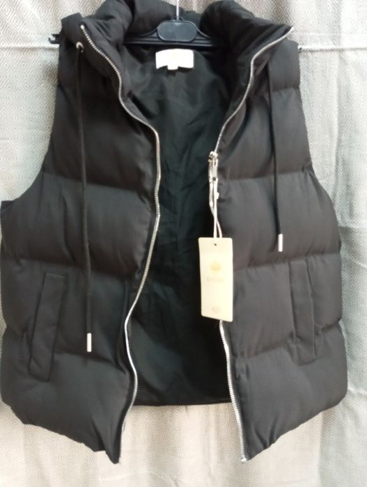 Дамски  елеци. Нови.