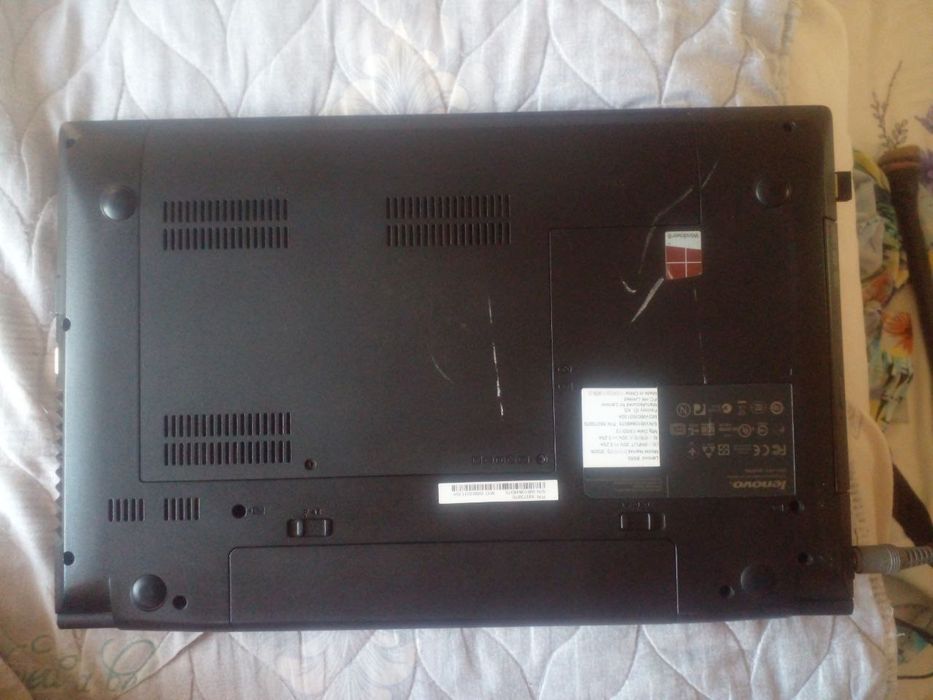 Noutbuk Lenova sotiladi