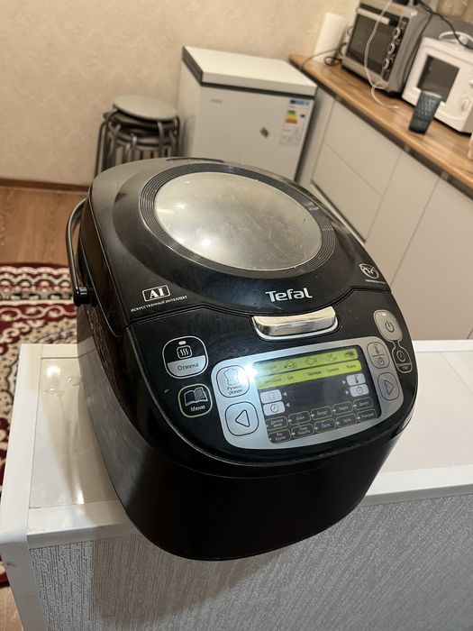 Мультиварка Tefal , покупала год назад в Сулпаке,много не исползвала .