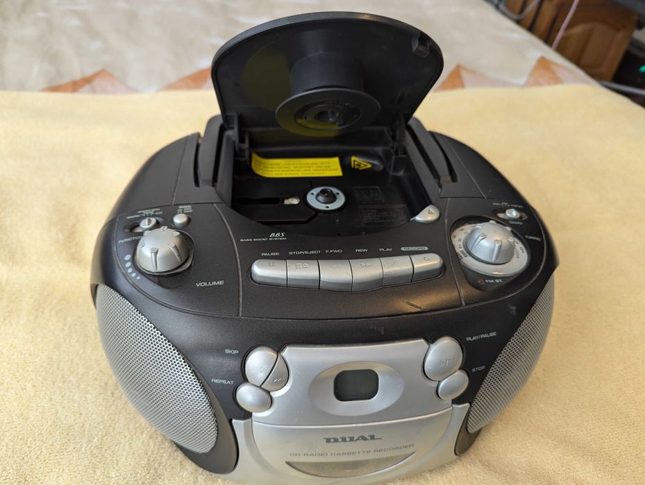 Радиокасетофон cъc CD и радио