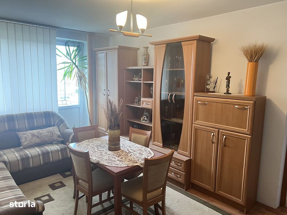 Apartament de vânzare 3 camere , zona Decebal