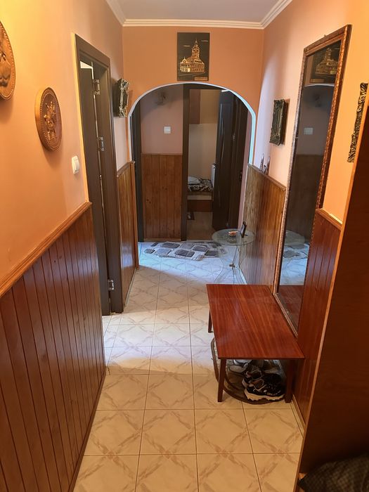 Vand apartament 2 camere(mofificat la 3 ), str. Albota, or.Victoria