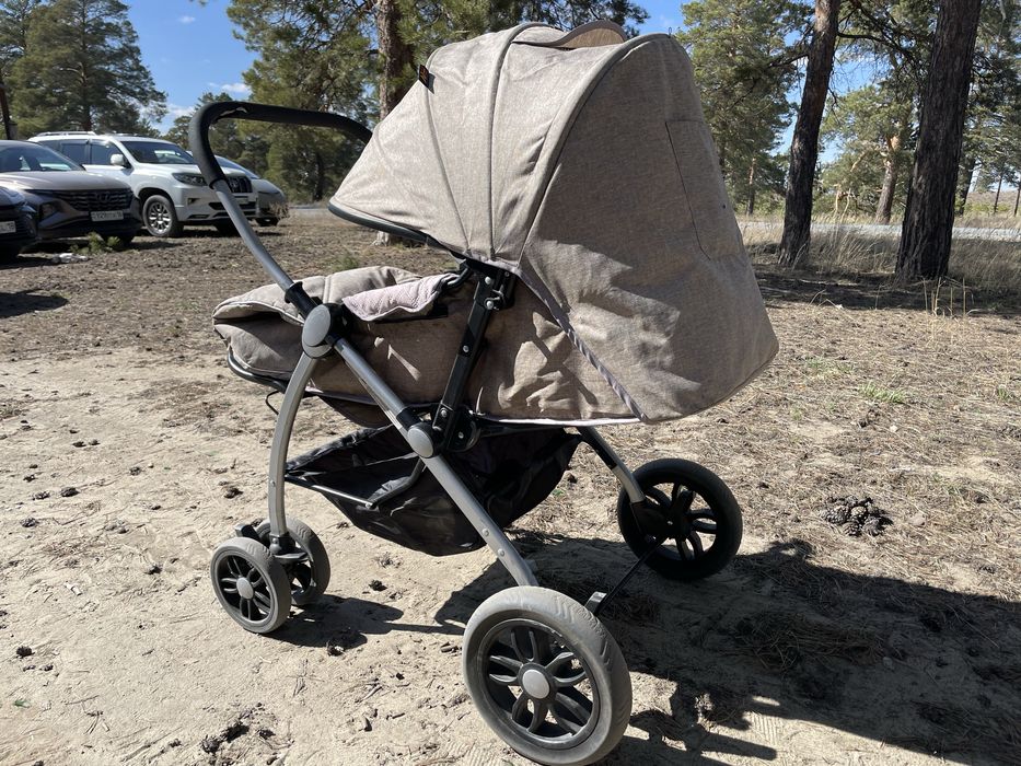 Детская коляска в отличном состояний