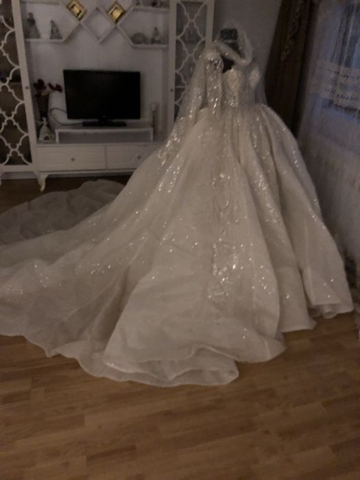 Vând rochie de mireasă
