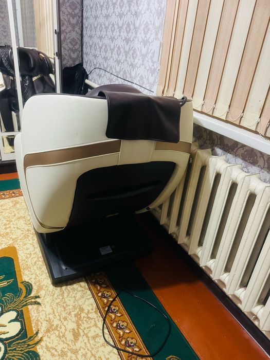 Массажёр почти новый