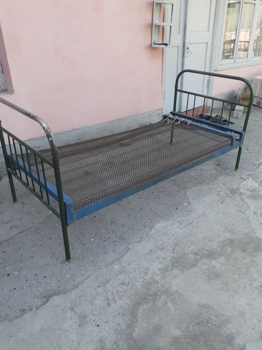 Советская железная кровать