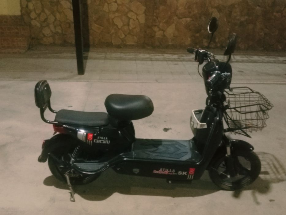 Продаются скутер sk8