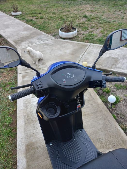 Vand triciclu electric perfect funcțional folasit doar un an și jumata