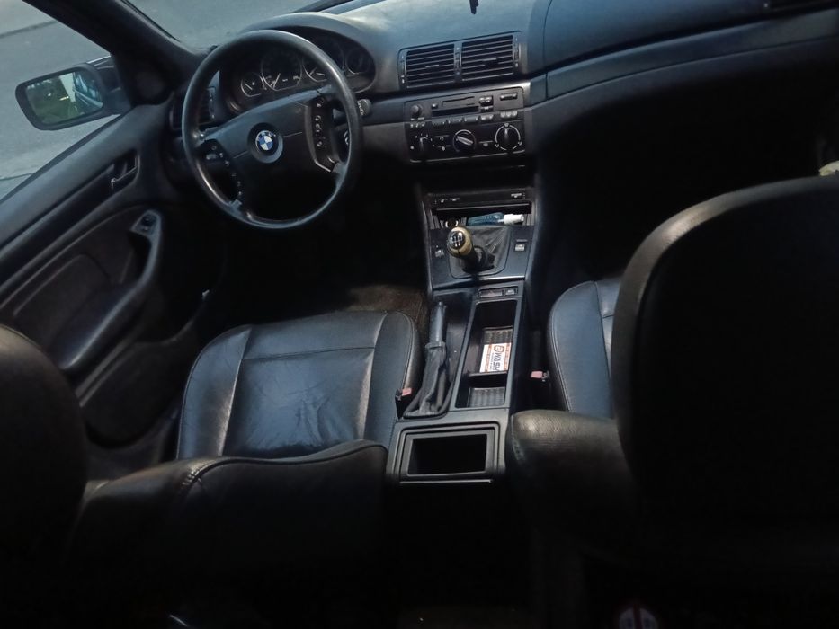 BMW      Seria  3