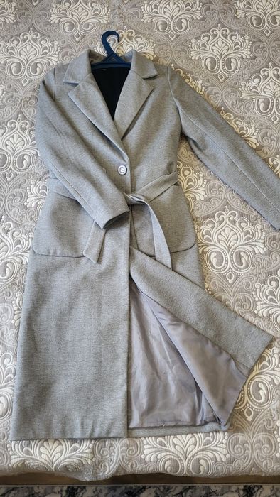 Продам пальто размер 42