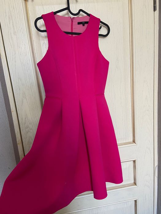 Платье очень красивое