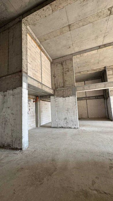 Продается в А блоке на 3 линии на Мирабад авеню помещение 577м2