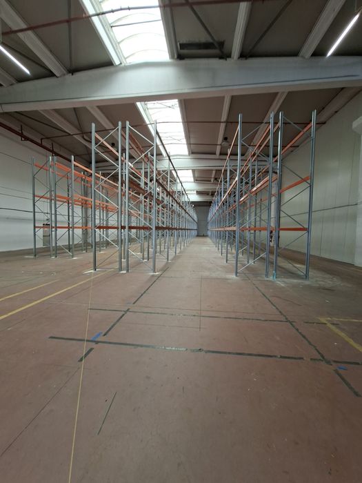 Rafturi metalice industriale reglabile 
Avem orice dimensiuni livram i