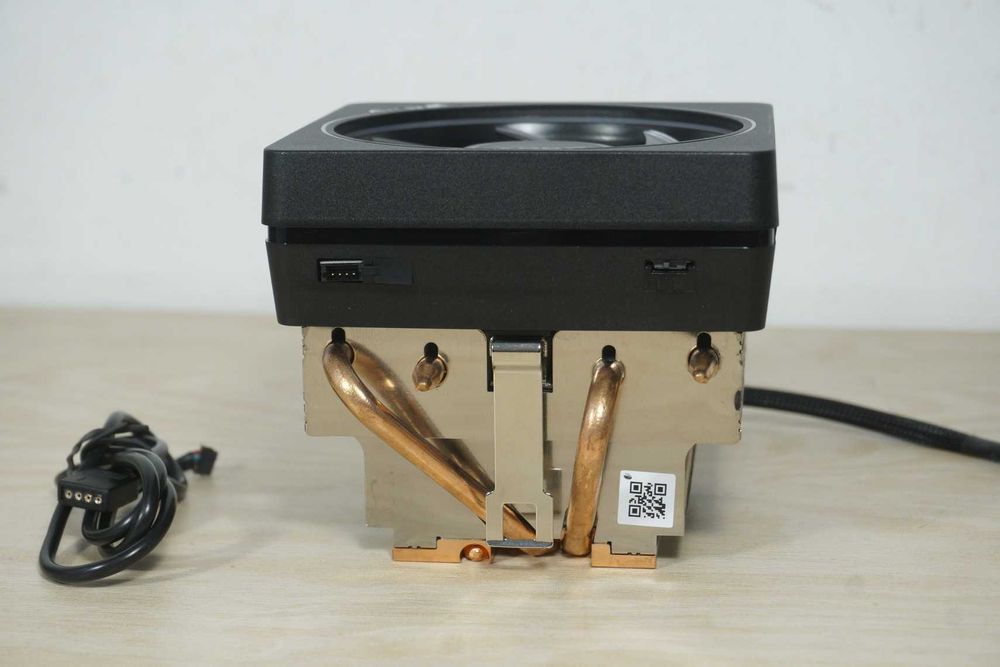 [AM5/AM4] Охладител за процесор AMD Wraith Prism / Вкл.ДДС