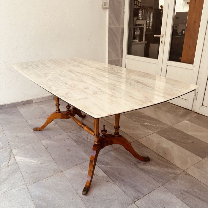 Италианска класическа маса с мраморен плот – неокласически стил