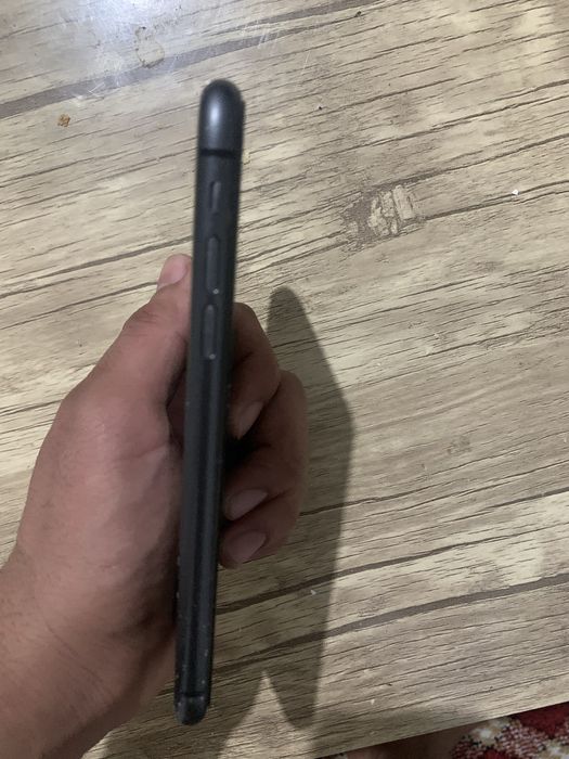 Iphone 11 hamma joyi ishlaydi kafolati bor