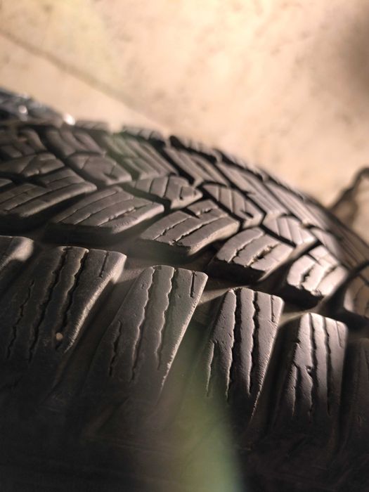 Продавам 4 броя зимни гуми