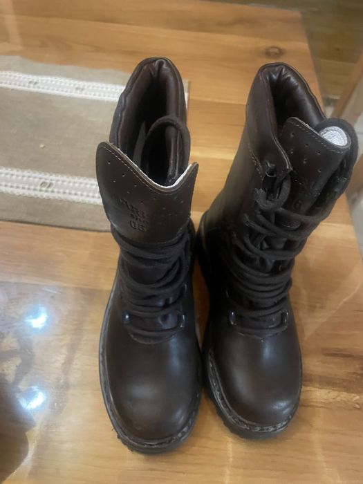 Bocanci militari iarna