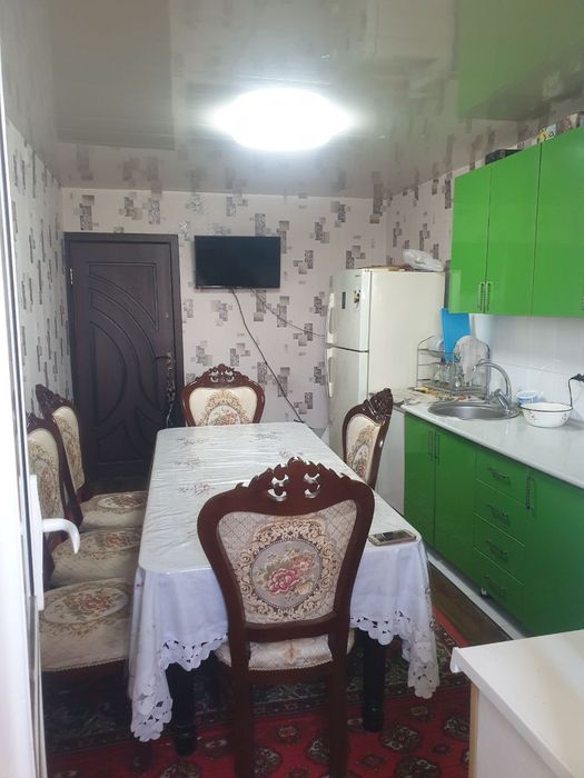 3 xonali kvartira sotiladi