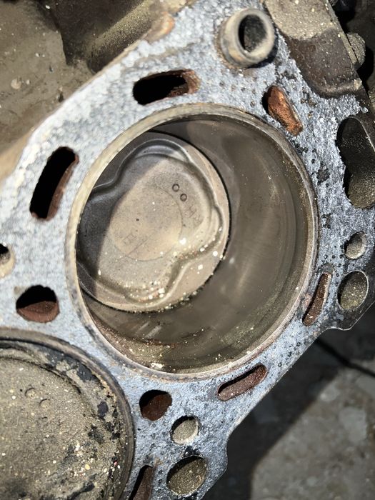 Продам шорт-блок 2UZ-FE (Lexus LX 470)