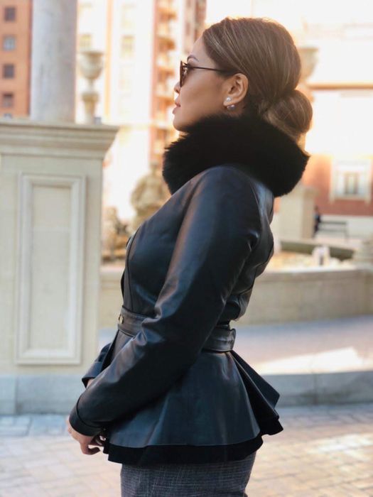 Кожанная куртка в хорошем сост