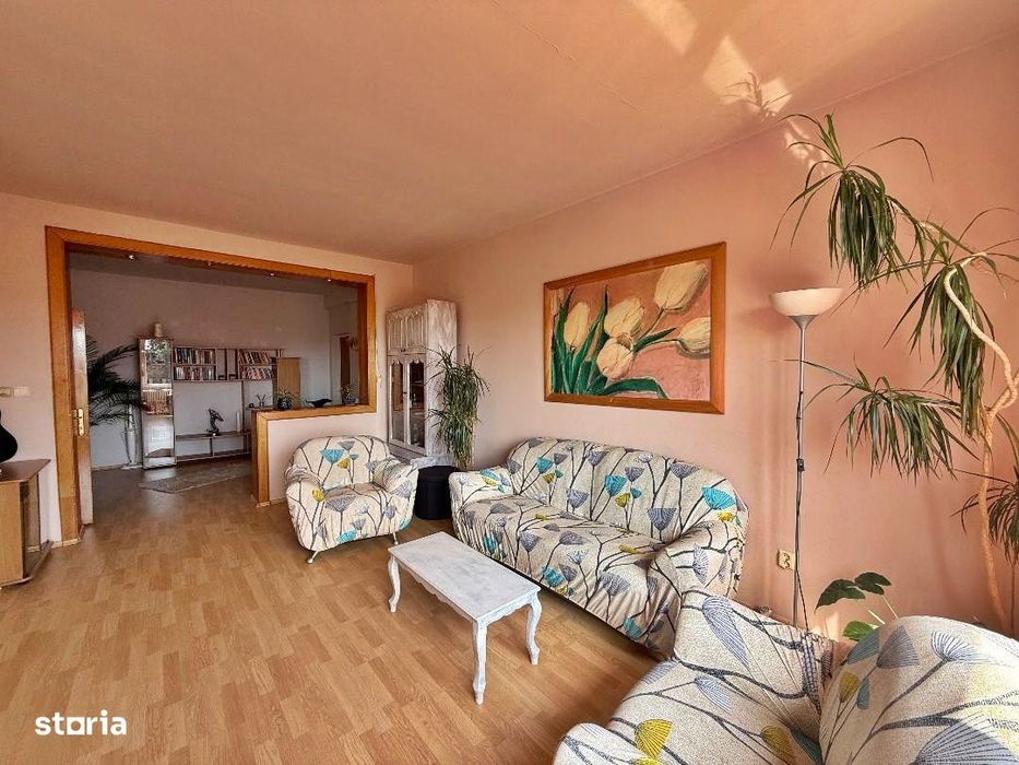 De vanzare Apartament 4 camere, zona Cetate - Scoala nr 7.