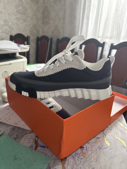 Кроссовки хорошего качества