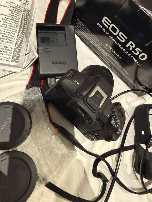 Aparat foto Mirrorless Canon EOS R50, 24.2MP, 4K + Obiectiv 18-45mm, Negru