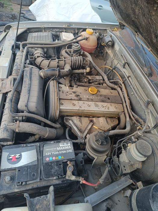 Опел Фронтера А 2.2 бензин 136 коня на части 96 год