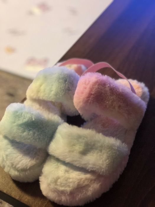 Плюшени чехли / Пухкави пантофи за вкъщи