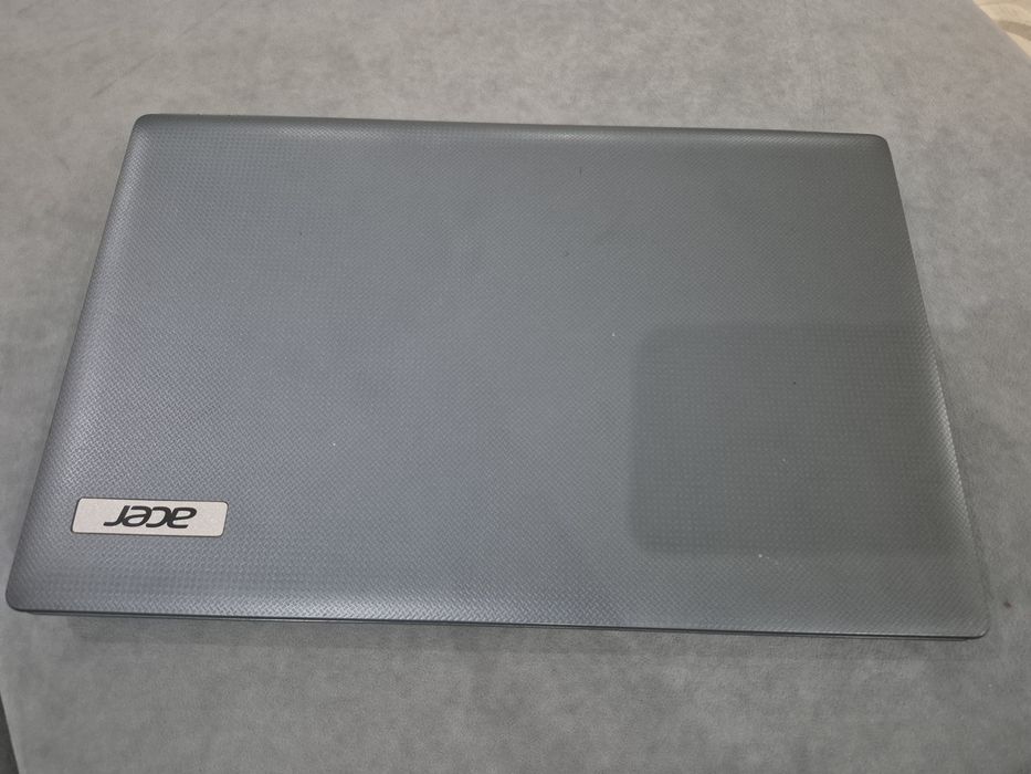 Ноутбук Acer в рабочем состоянии