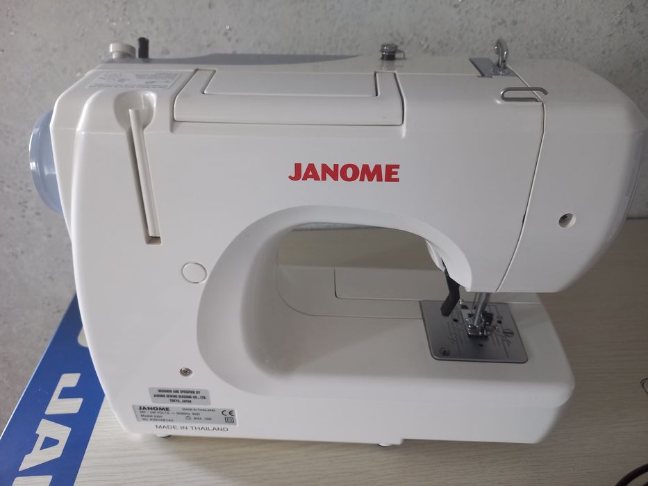 Швейная машинка Janome
