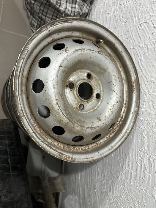 Диски на r14 б/у 4 болтовые 4*98