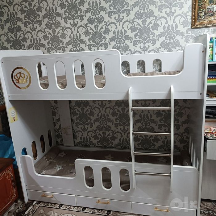 Продаётся двух этажный кровать