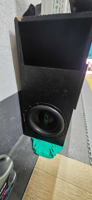 Продам комплект аудио системы.