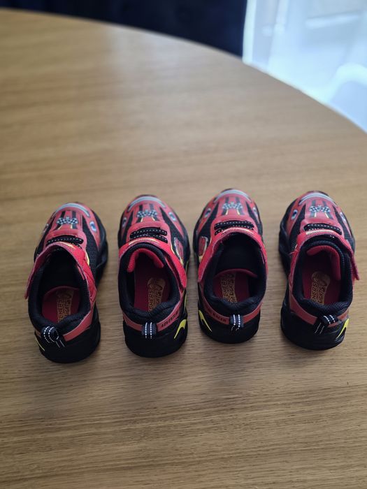 Skechers marimea 24