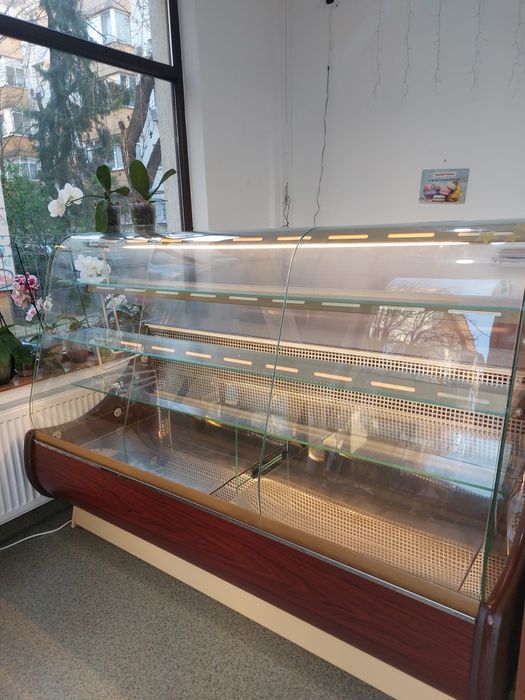 Vitrine cofetarie