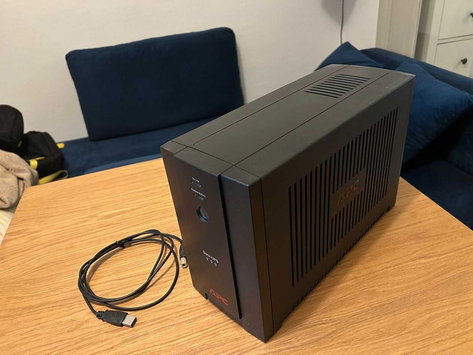 UPS APC Back-UPS 950 by Schneider Electric baterie schimbată în 2024