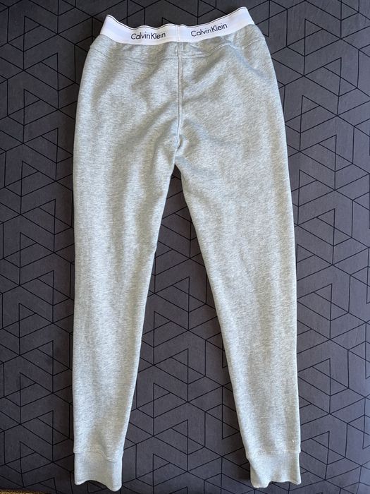 Pantaloni Calvin Klein, marimea XS